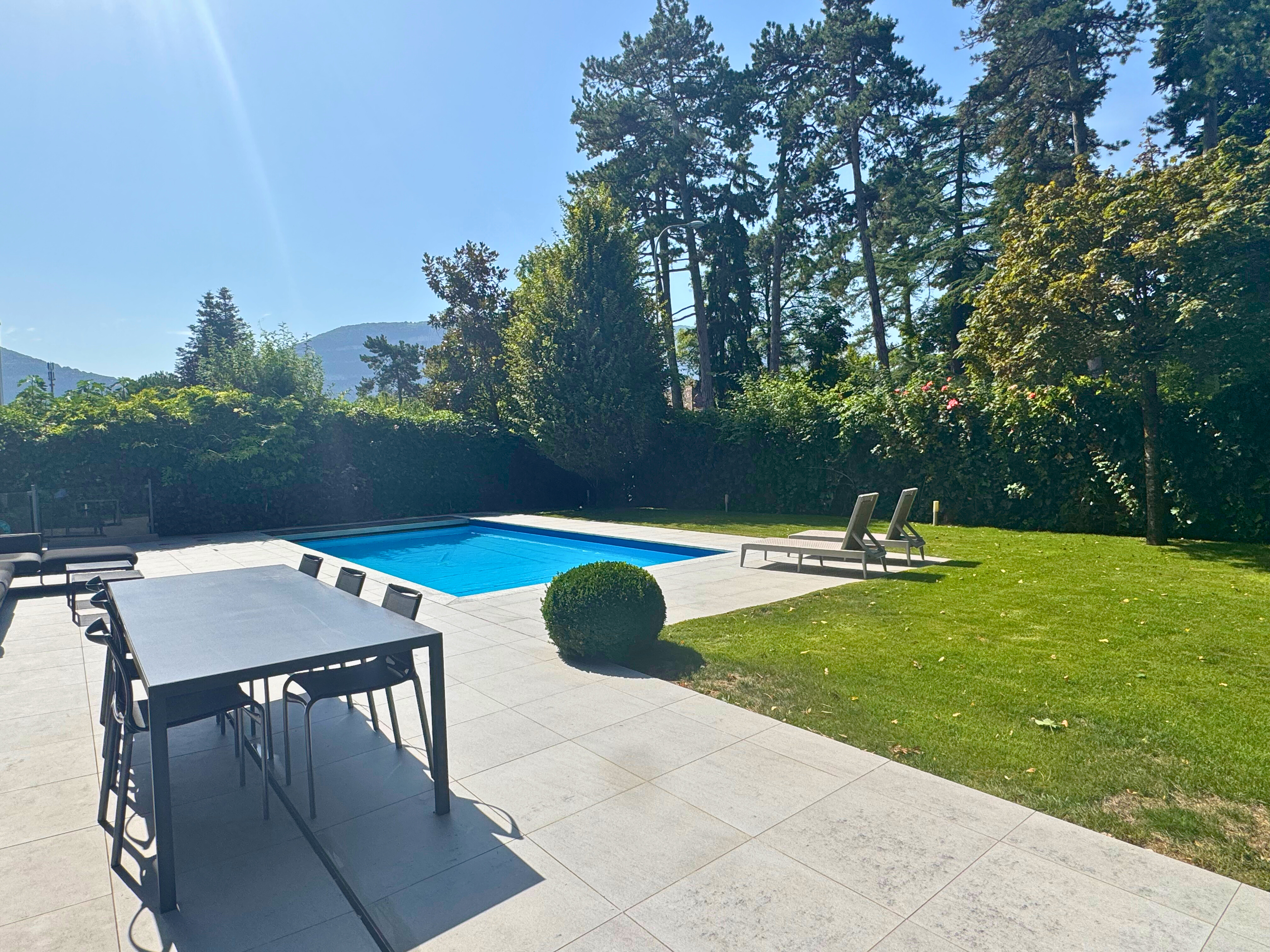 2d073a6d90d4469f9fc1023f6dfff396