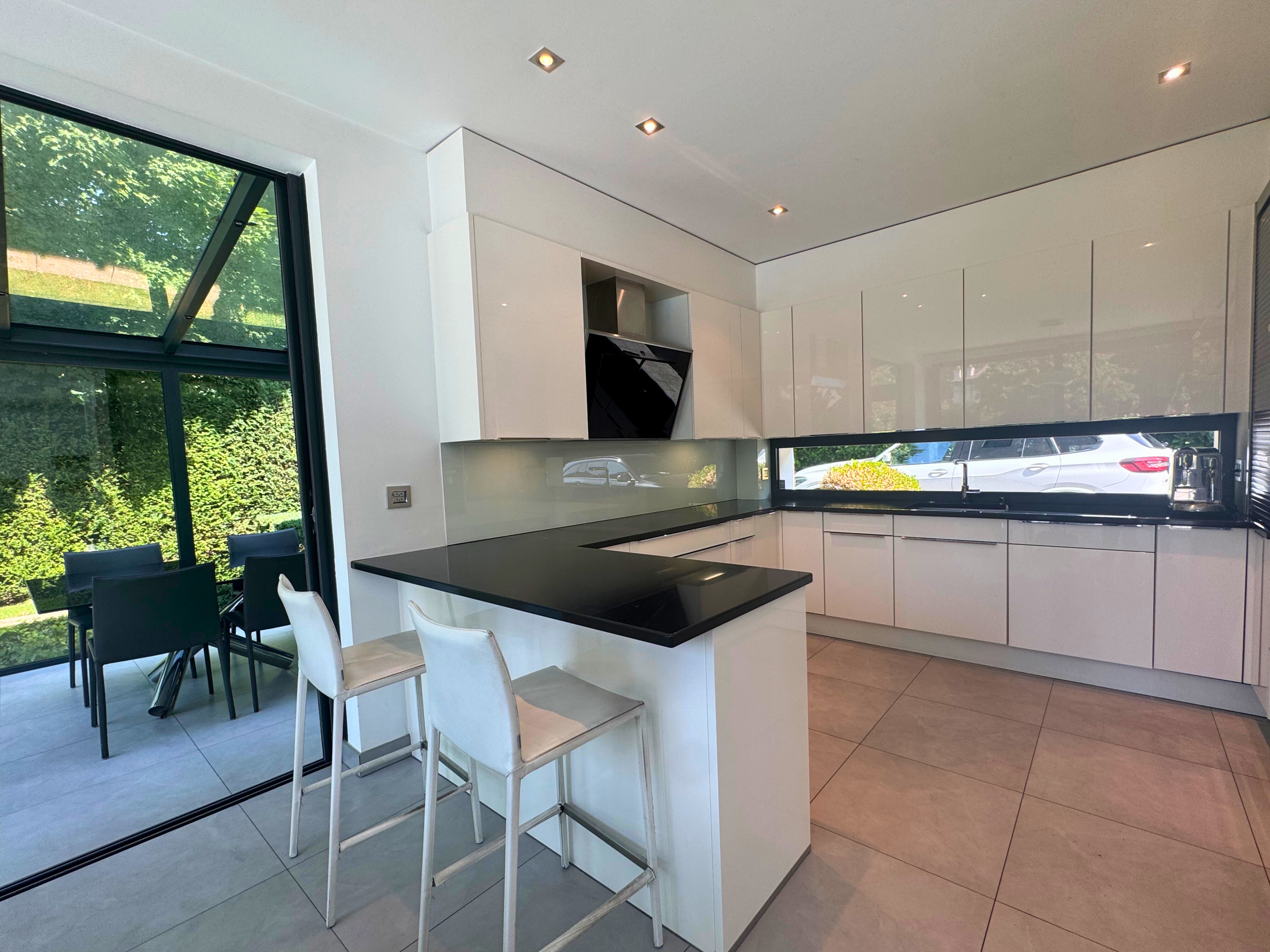 9482f23f0e0c4c92896d2ed3b9ea3073