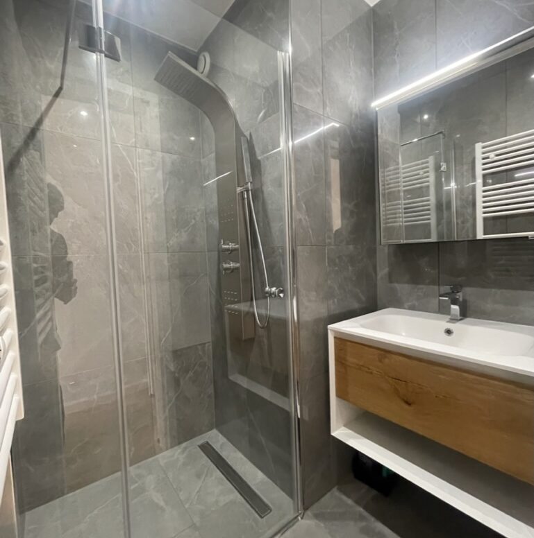 76bc9b0c4baa4920a371de8ceaab2f20_1_105_c