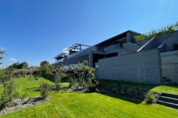 e5497784-72d2-442c-99fa-1c8a071be51d