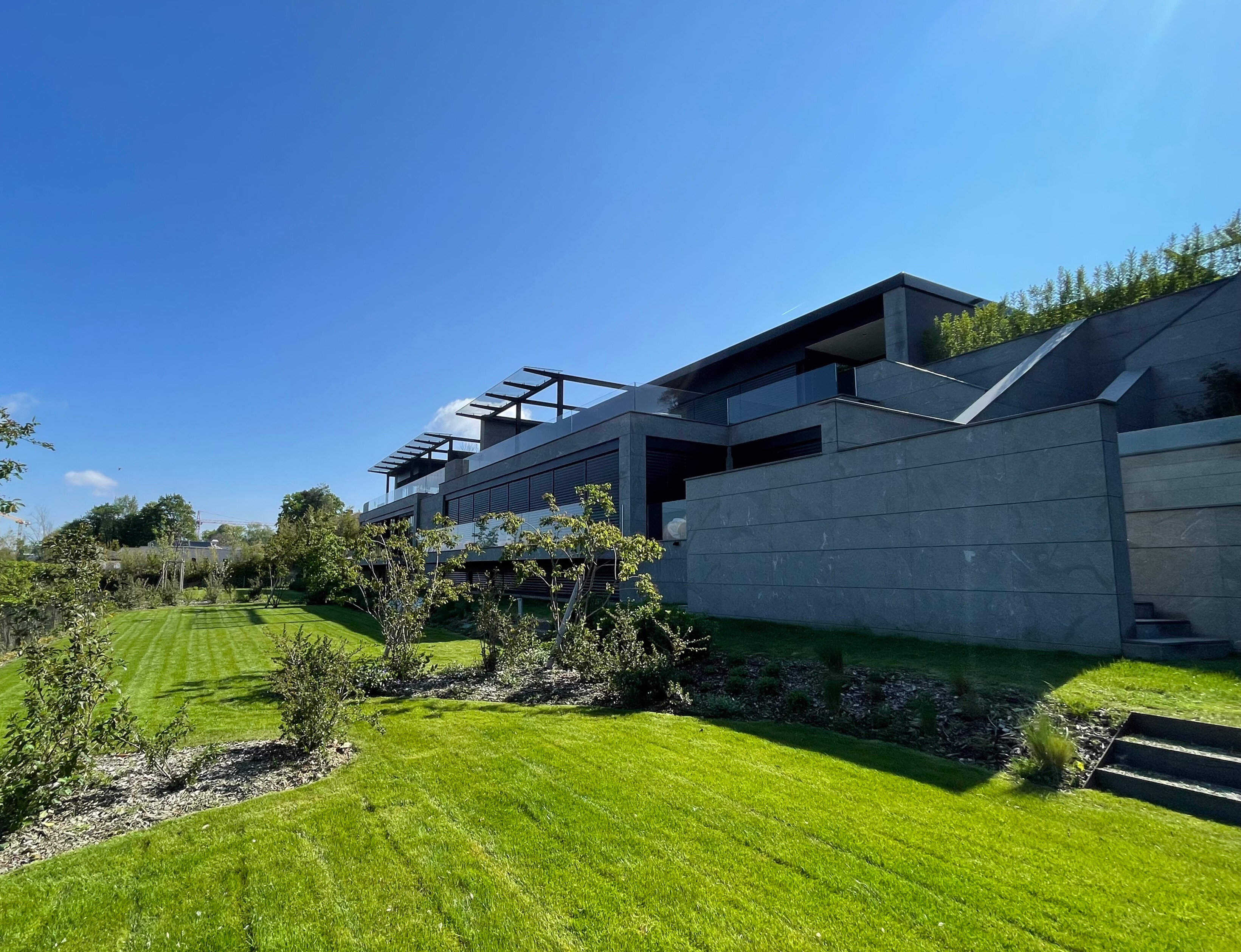 e5497784-72d2-442c-99fa-1c8a071be51d